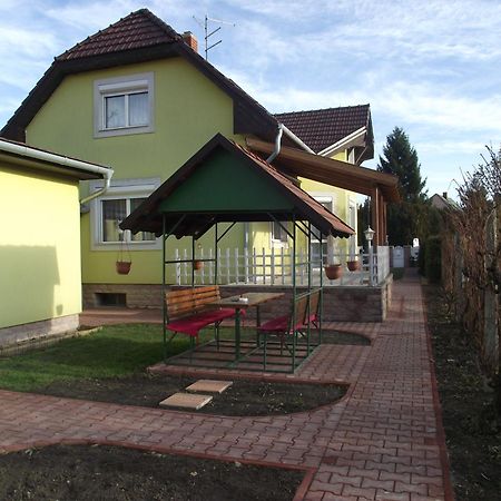 Apartman Kaszás Garden Mosonmagyaróvár Exterior foto