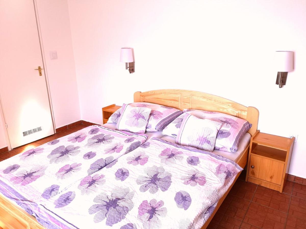 Apartman Kaszás Garden Mosonmagyaróvár Exterior foto