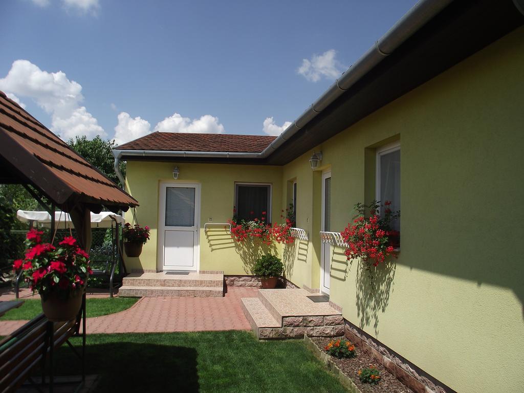 Apartman Kaszás Garden Mosonmagyaróvár Exterior foto
