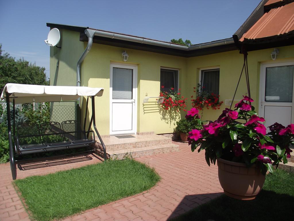 Apartman Kaszás Garden Mosonmagyaróvár Habitación foto