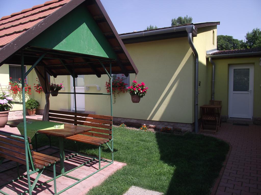 Apartman Kaszás Garden Mosonmagyaróvár Exterior foto