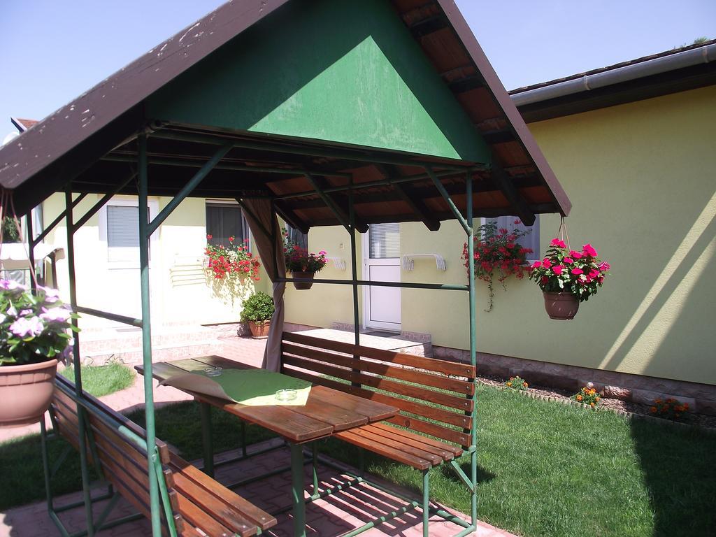 Apartman Kaszás Garden Mosonmagyaróvár Exterior foto