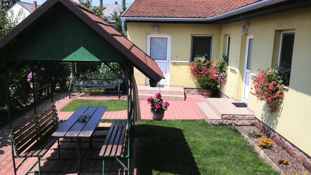 Apartman Kaszás Garden Mosonmagyaróvár Exterior foto